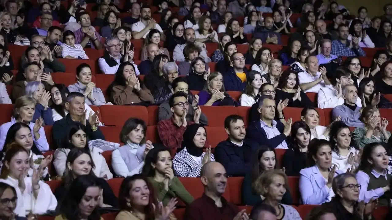 Barış Büyükyıldırım’dan Antalya’da Nefes Kesen Performans: Ayakta Alkışlandı! 2